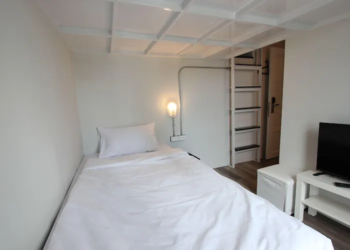 Diff Hostal