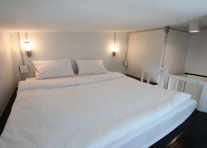 Diff Hostal *