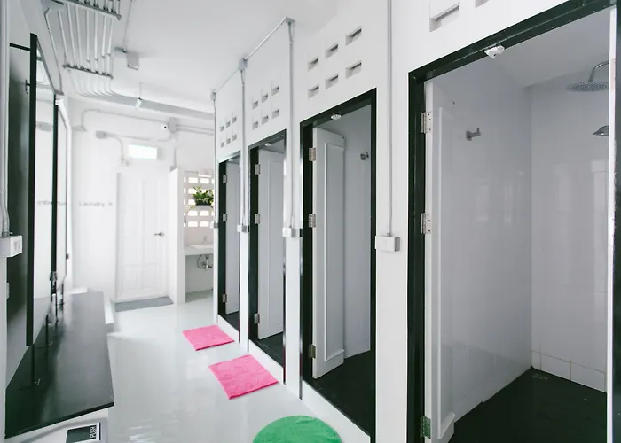 Diff Hostal *