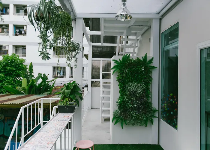 Diff Hostal *
