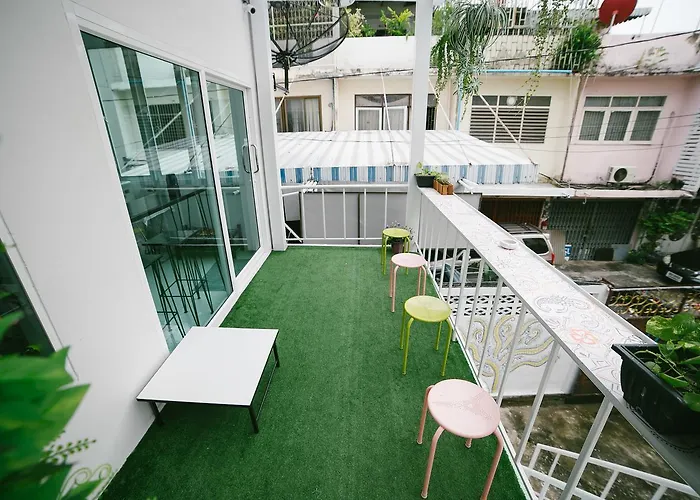 Diff Hostal *