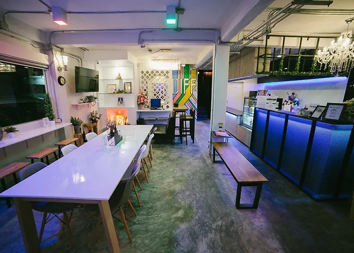 Diff Hostal *